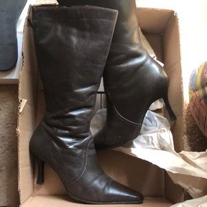 Rich brown leather boots - size 8